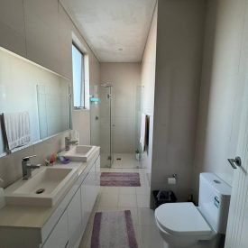 Concord-bathroom-Before